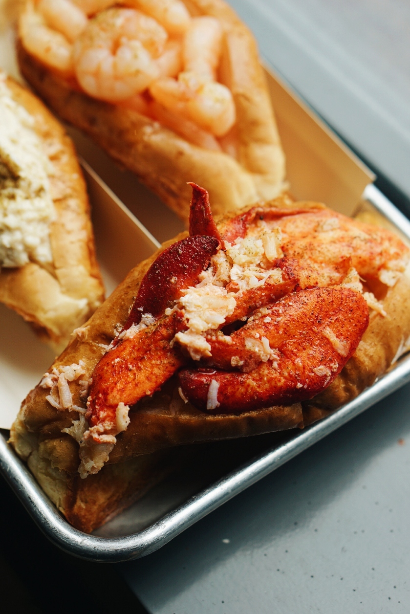 the-grid-food-market-lobster-roll-and-so-much-more-at-bun-appetit